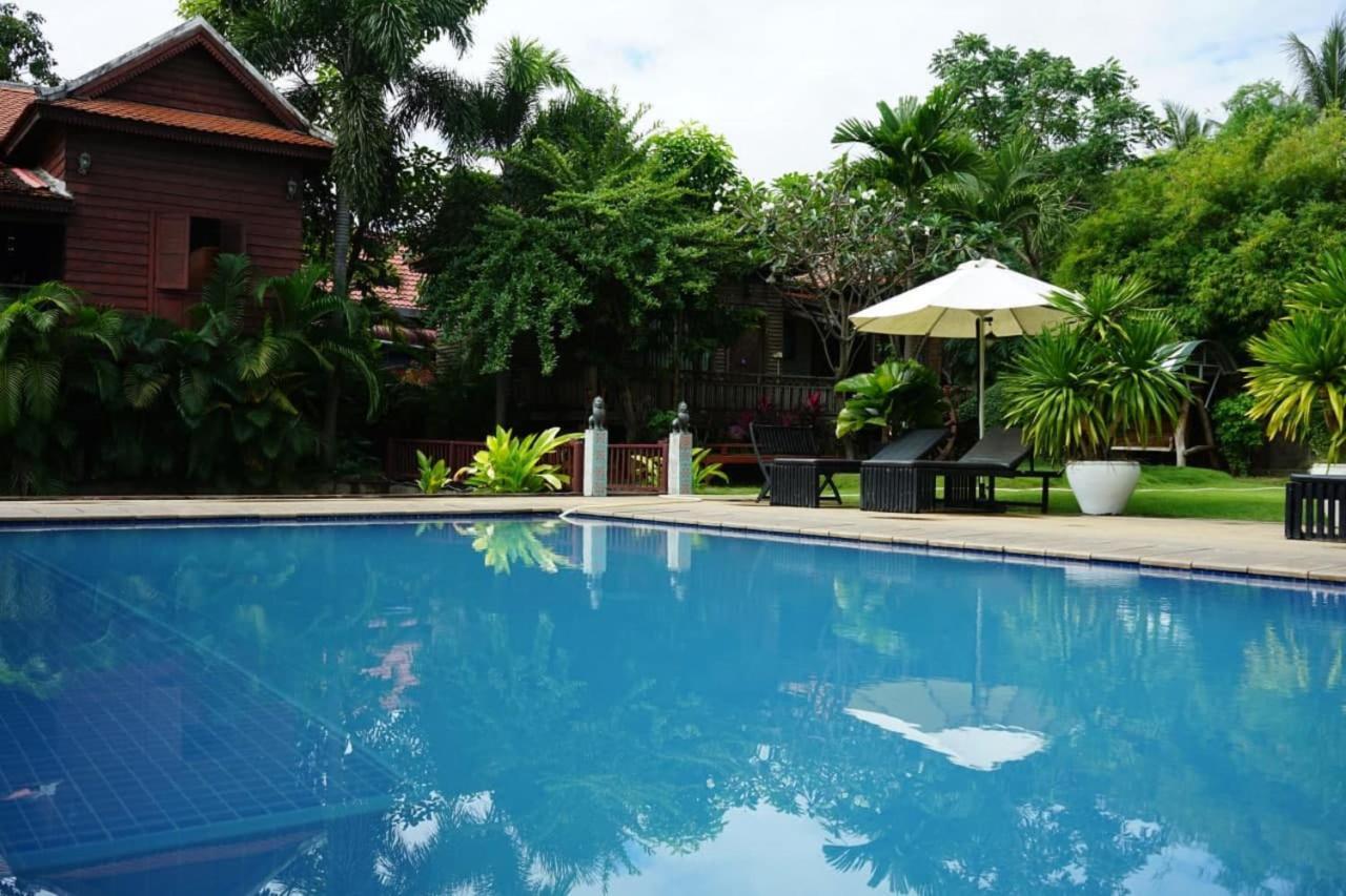 Vimean Sovannaphoum Resort Battambang Bagian luar foto