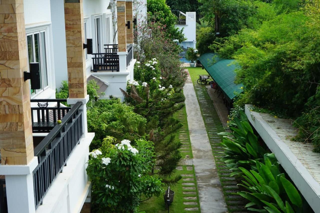 Vimean Sovannaphoum Resort Battambang Bagian luar foto