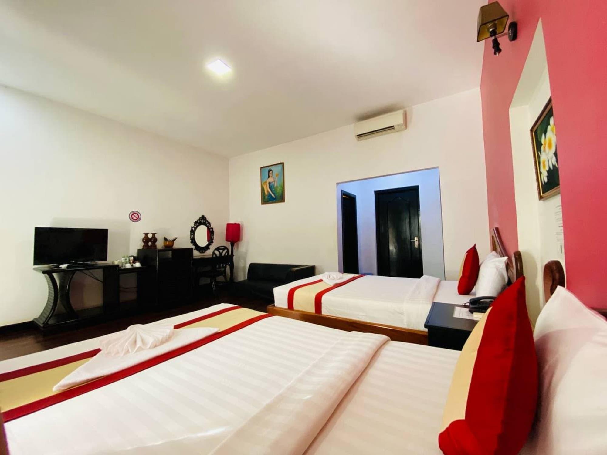 Vimean Sovannaphoum Resort Battambang Bagian luar foto