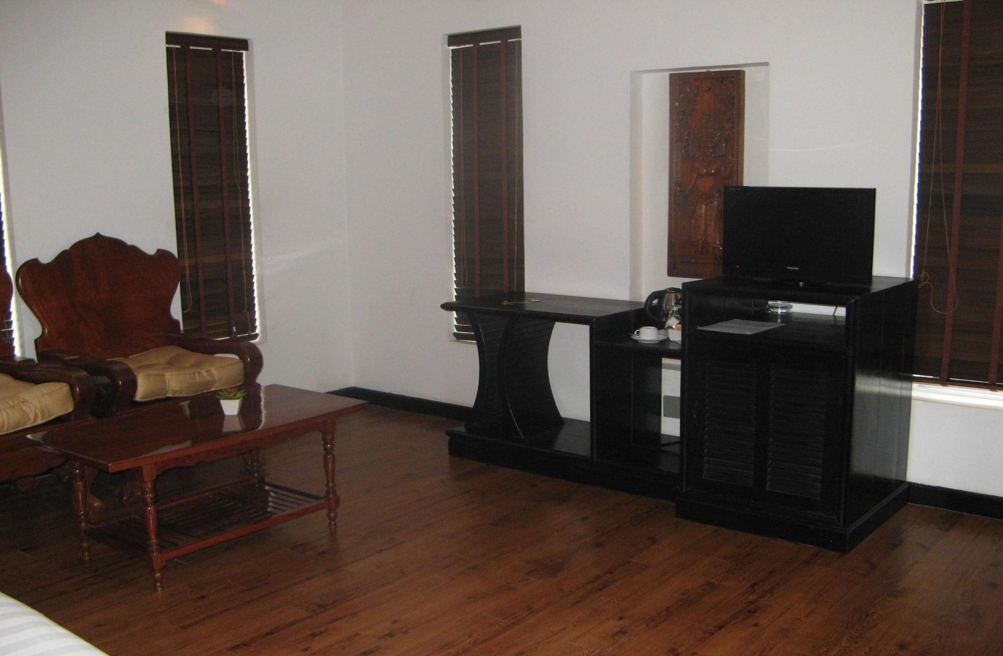 Vimean Sovannaphoum Resort Battambang Bagian luar foto
