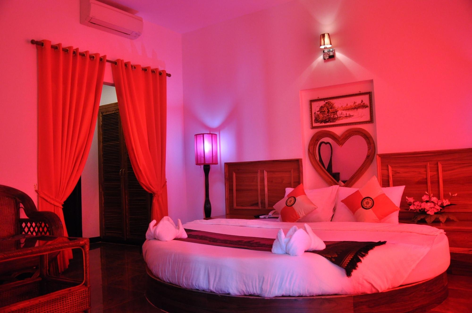 Vimean Sovannaphoum Resort Battambang Bagian luar foto